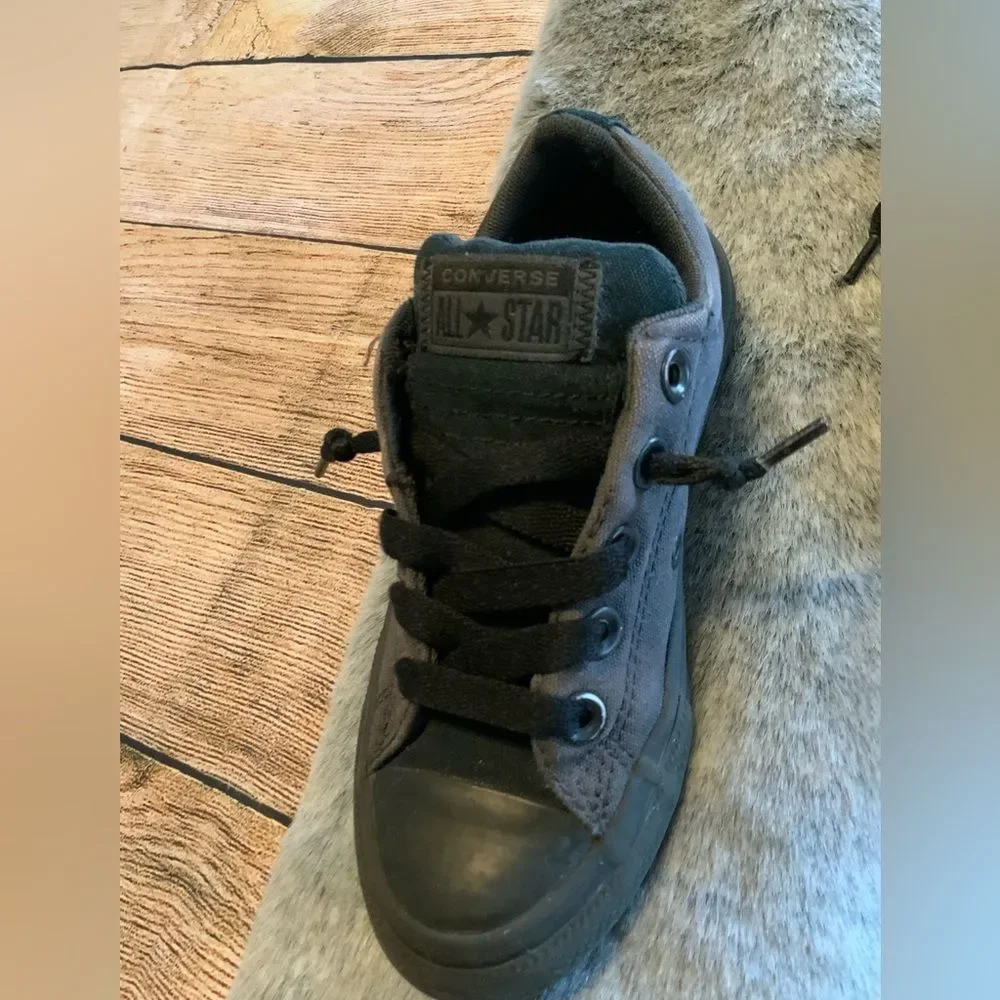 Converse Kid’s Black Sneakers Classic Canvas Low-Top Size 13